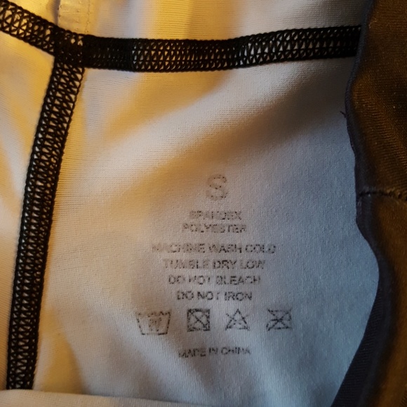 Strong Lift Wear booty short - Picture 2 of 3